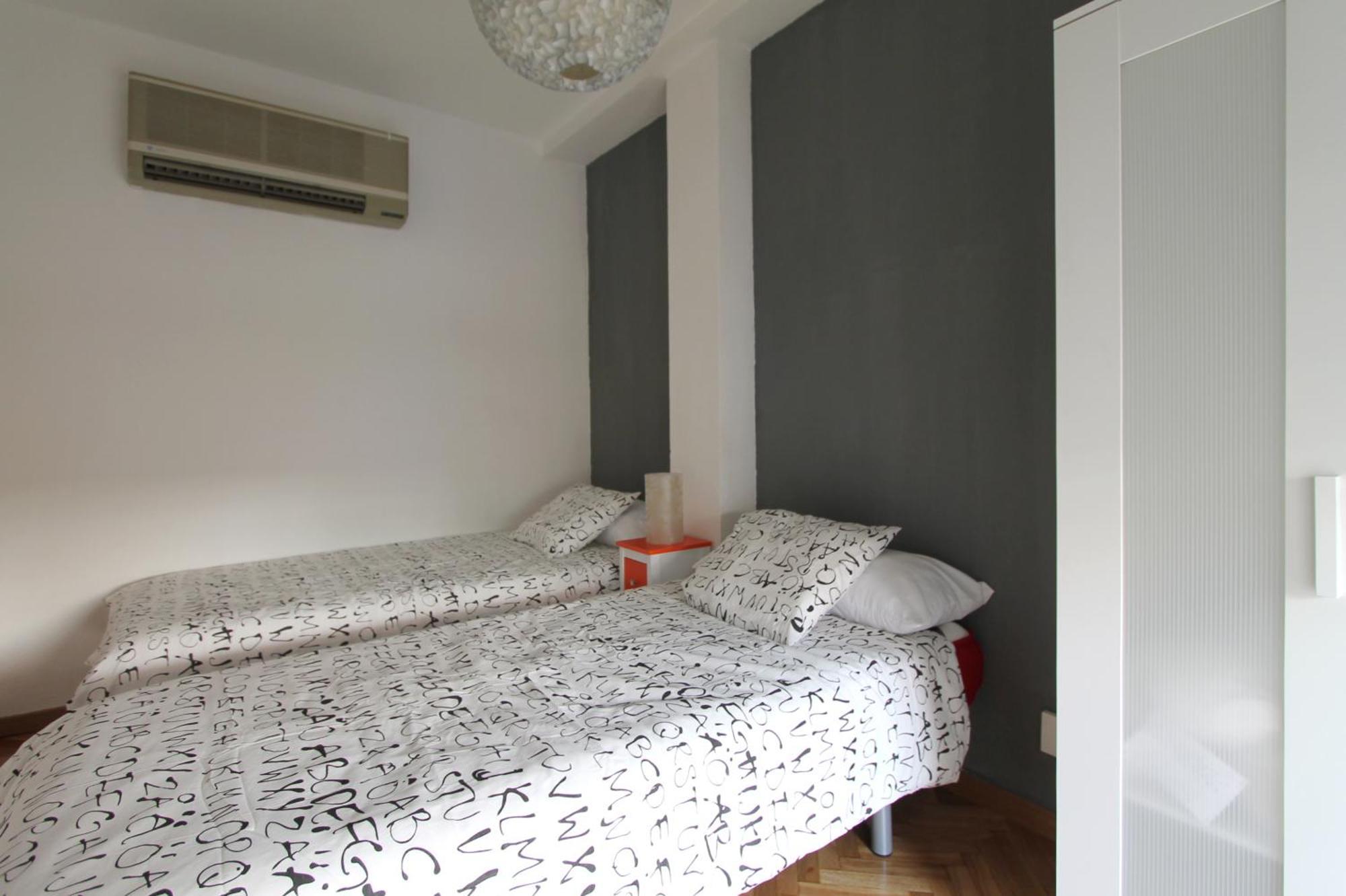 Apartamentos Goyescas Deco Madrid Room photo