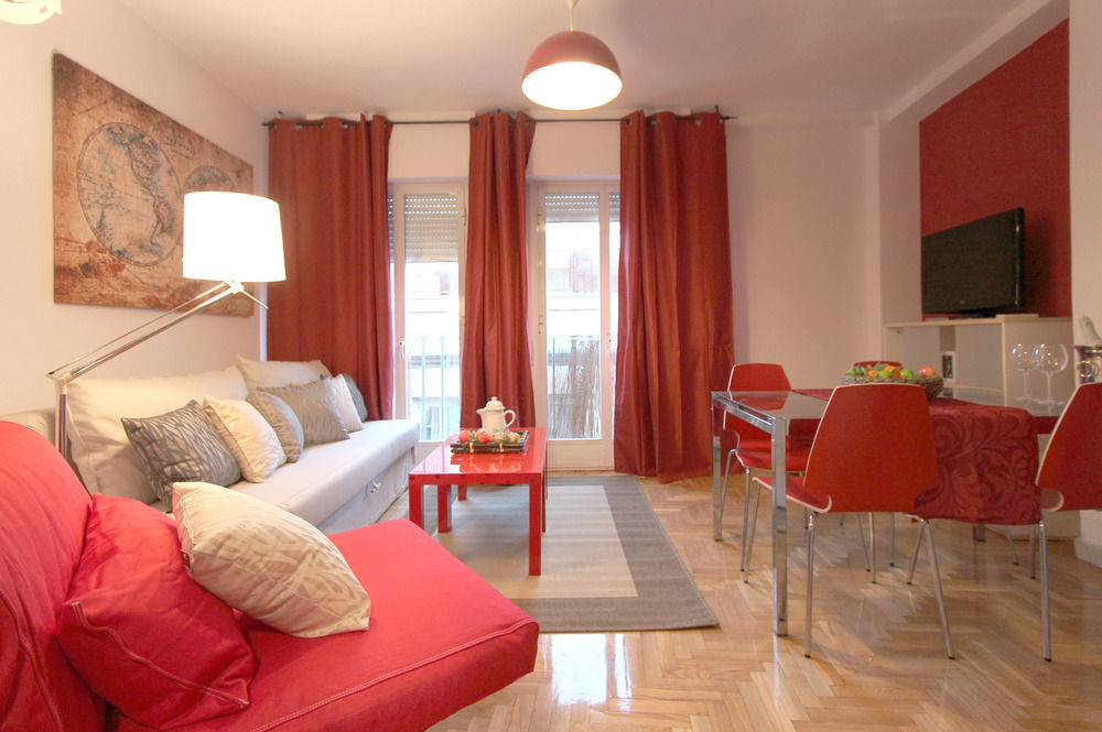 Apartamentos Goyescas Deco Madrid Exterior photo